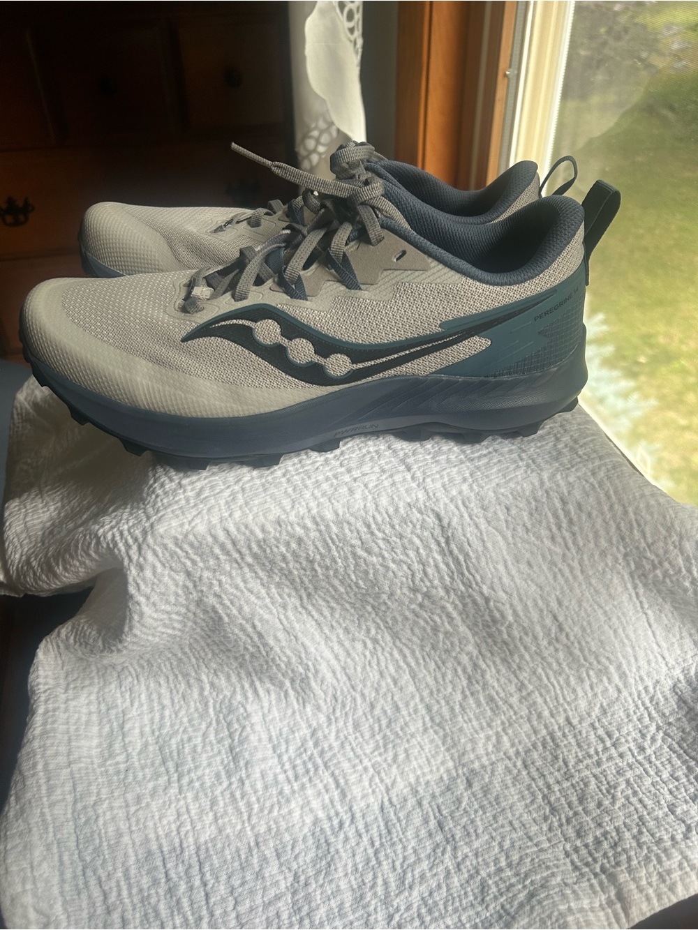 Saucony Men’s Gray and Navy Trail Running Shoes